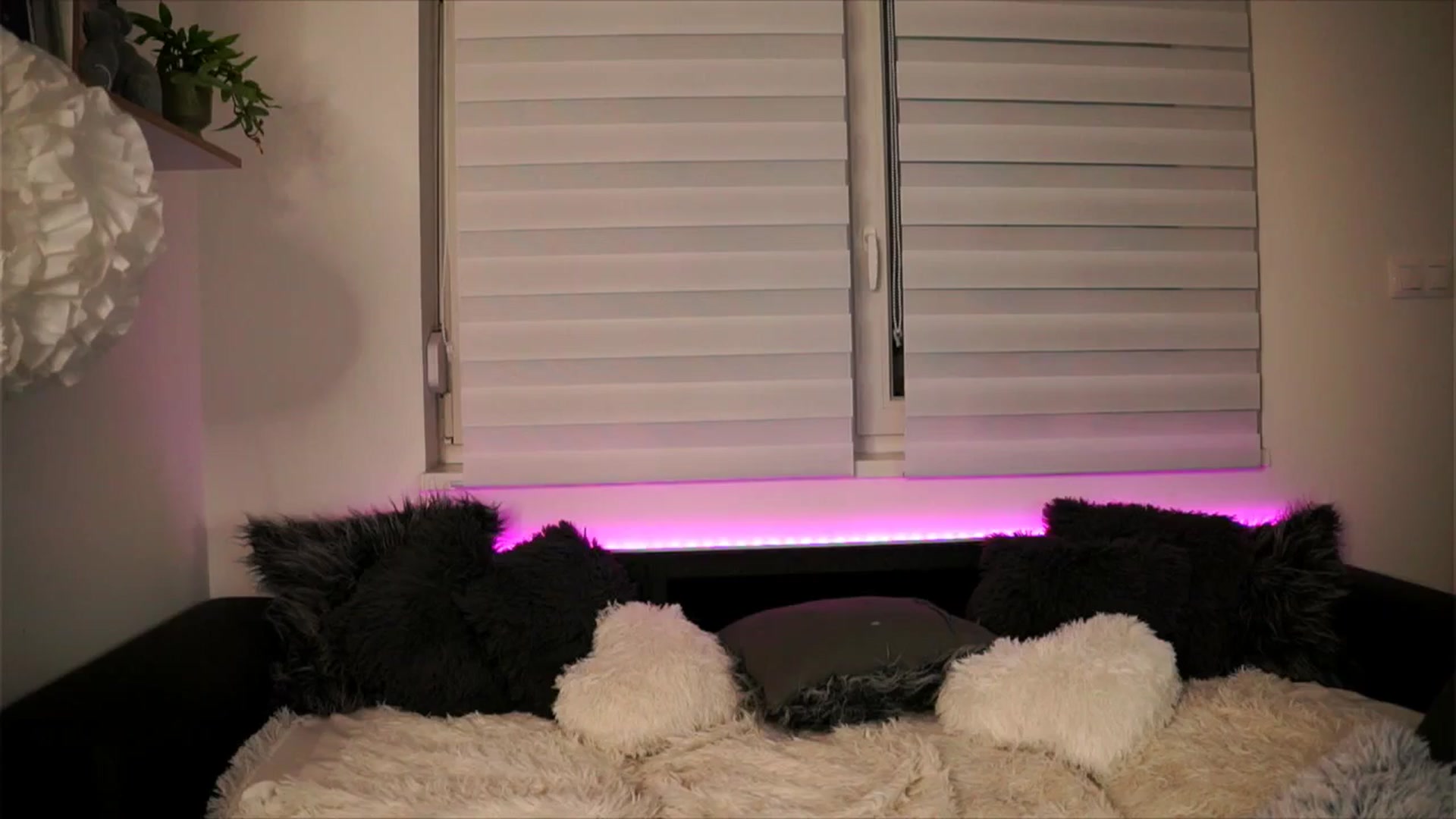 Gallery image thumbnail from Rapunzel_'s myfreecams stream on, 07/06/2025, 24:32 image 18 of 20