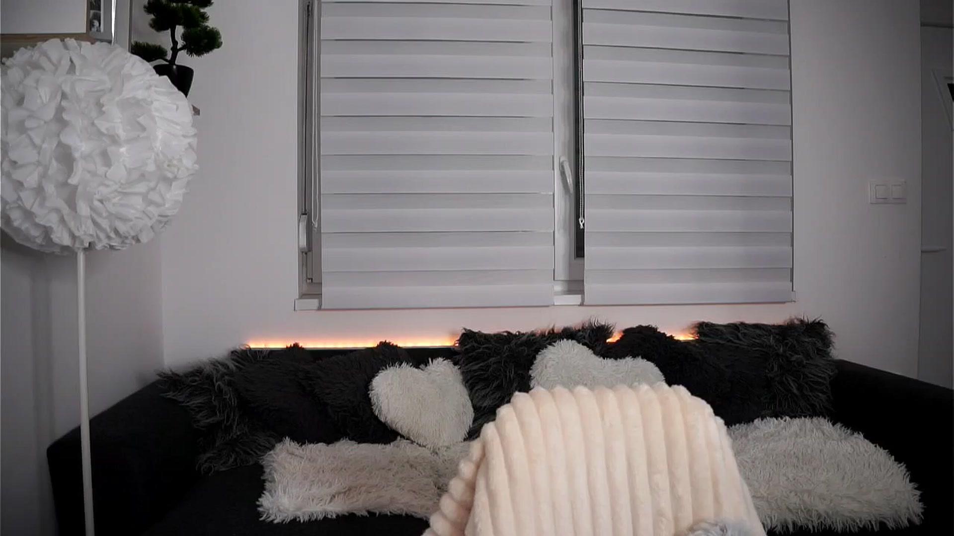 Gallery image thumbnail from Rapunzel_'s myfreecams stream on, 08/17/2025, 18:57 image 16 of 20
