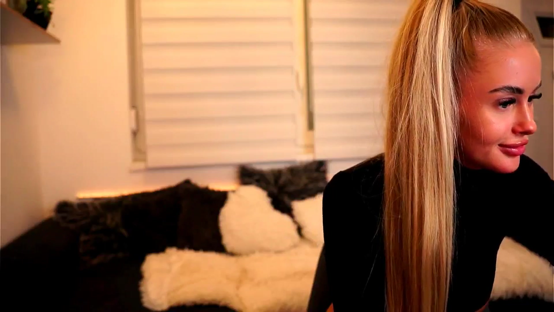 Gallery image thumbnail from Rapunzel_'s myfreecams stream on, 10/13/2025, 01:56 image 13 of 20