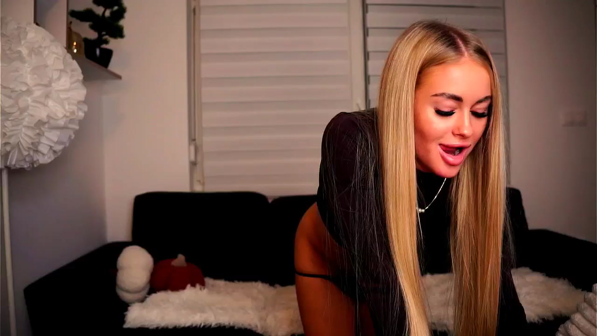 Gallery image thumbnail from Rapunzel_'s myfreecams stream on, 11/02/2025, 23:11 image 15 of 20