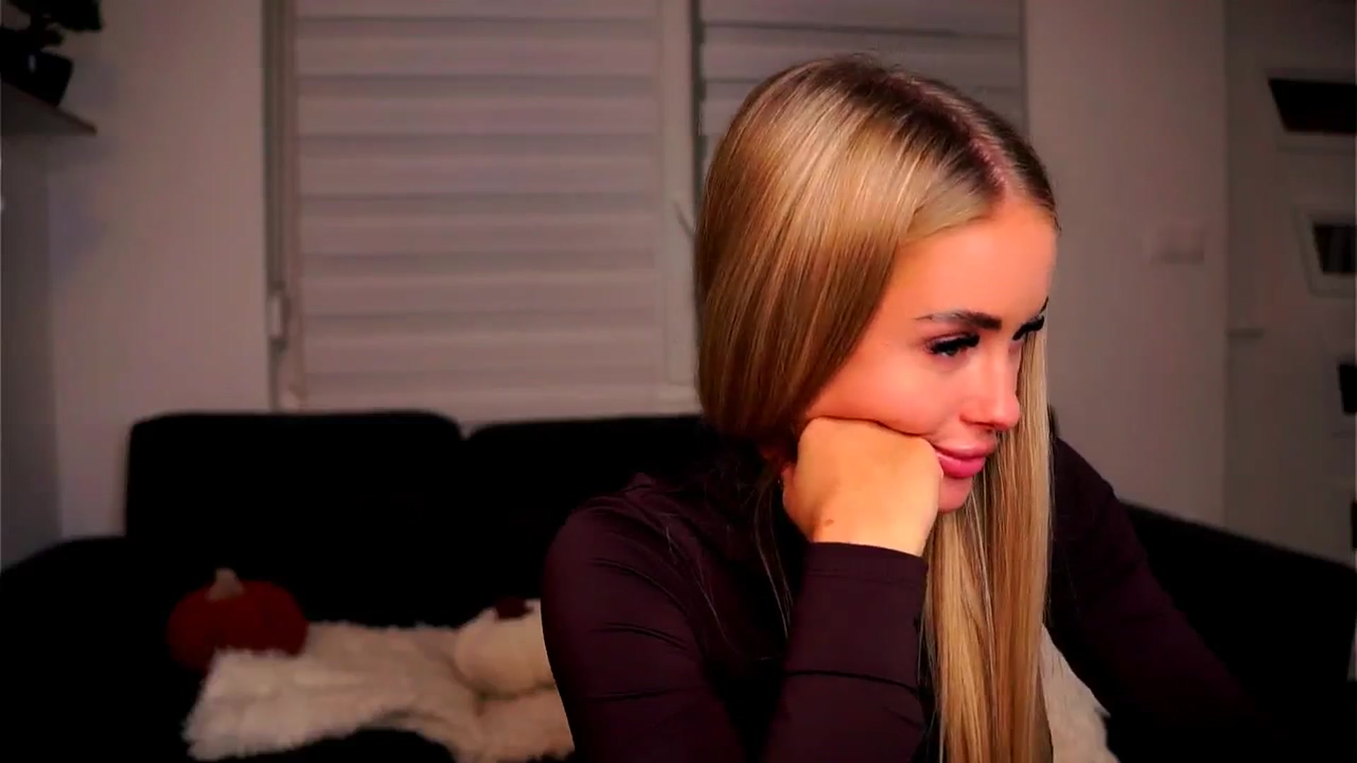Gallery image thumbnail from Rapunzel_'s myfreecams stream on, 11/03/2025, 03:32 image 14 of 20