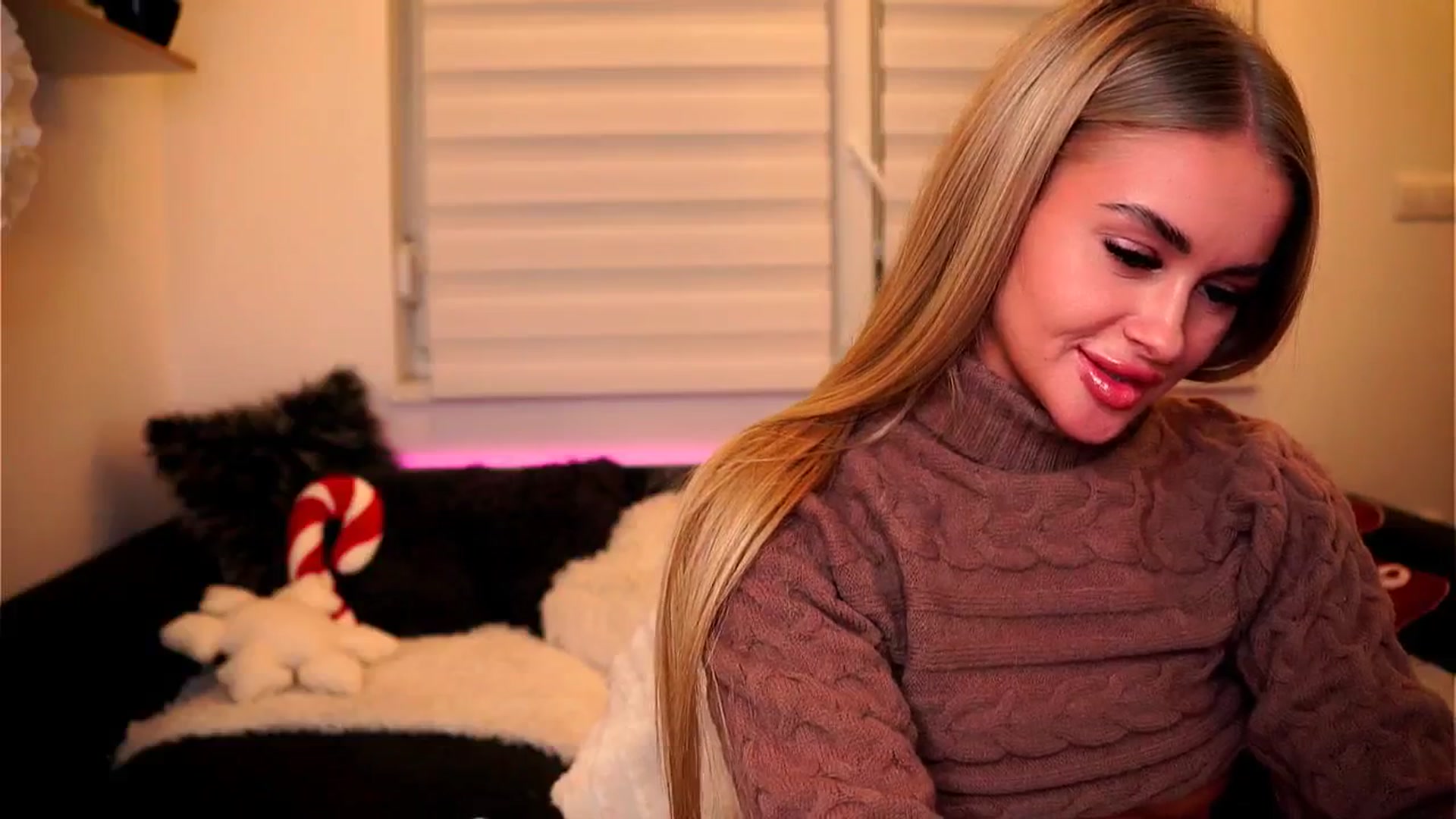 Gallery image thumbnail from Rapunzel_'s myfreecams stream on, 12/17/2025, 22:40 image 7 of 20