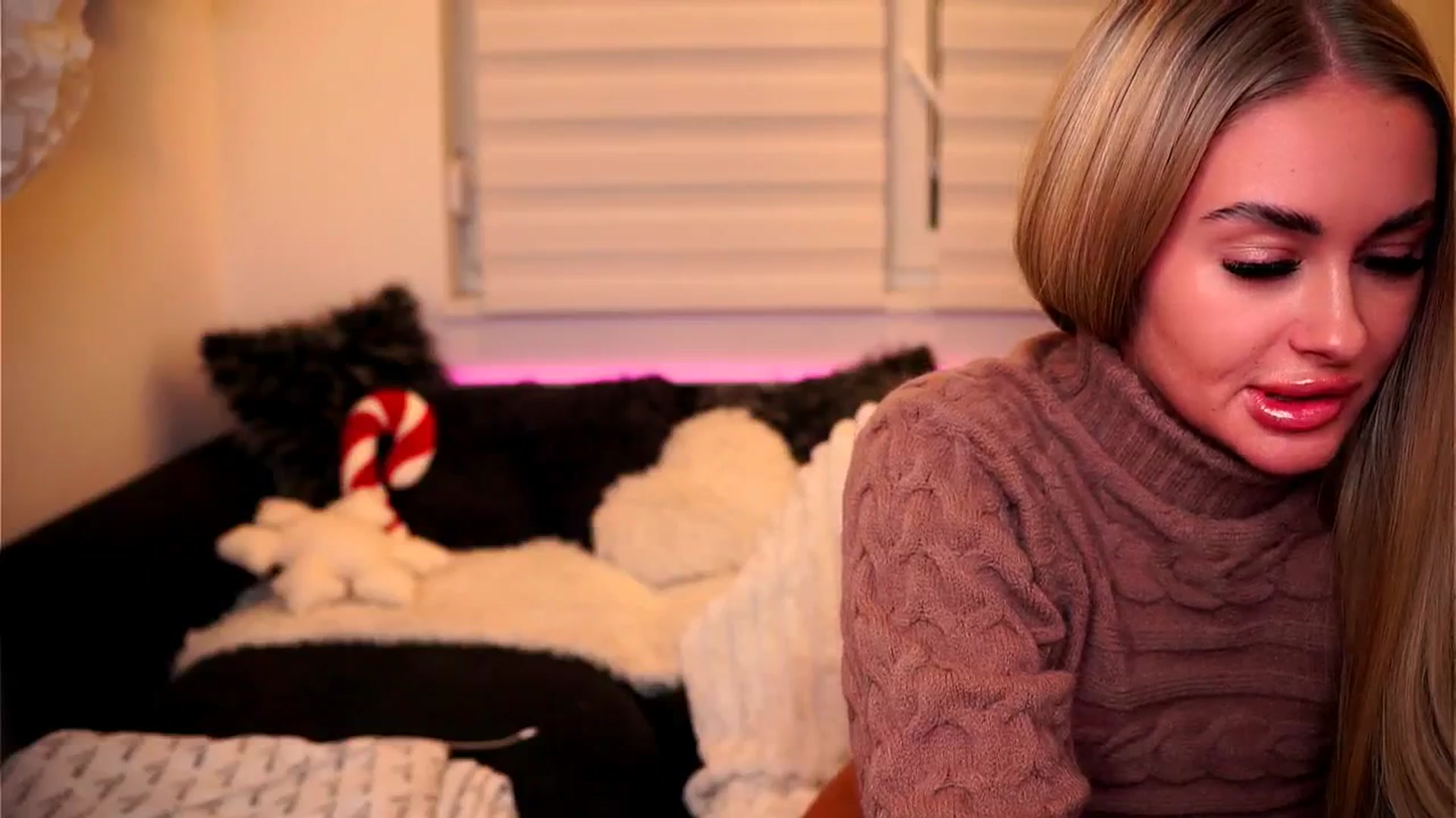 Gallery image thumbnail from Rapunzel_'s myfreecams stream on, 12/17/2025, 22:40 image 18 of 20