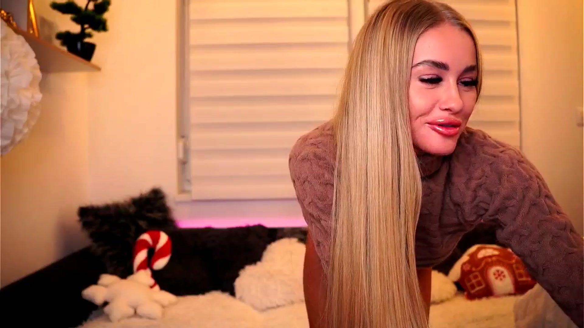 Gallery image thumbnail from Rapunzel_'s myfreecams stream on, 12/17/2025, 22:40 image 2 of 20