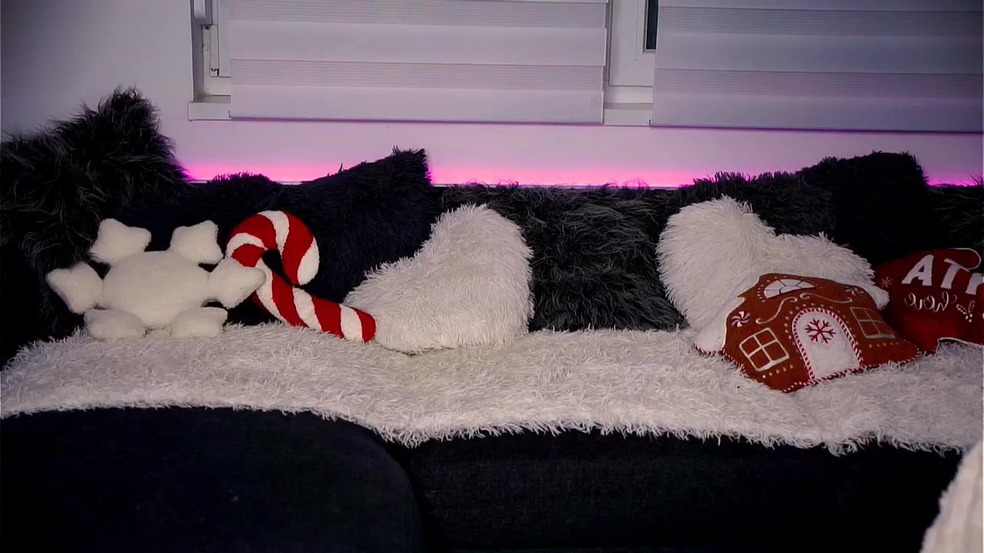 Gallery image thumbnail from Rapunzel_'s myfreecams stream on, 01/03/2026, 24:45 image 16 of 20