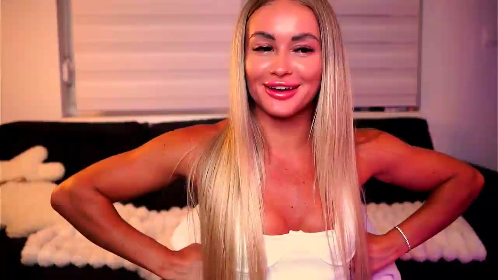 Gallery image thumbnail from Rapunzel_'s myfreecams stream on, 06/13/2026, 22:33 image 16 of 20