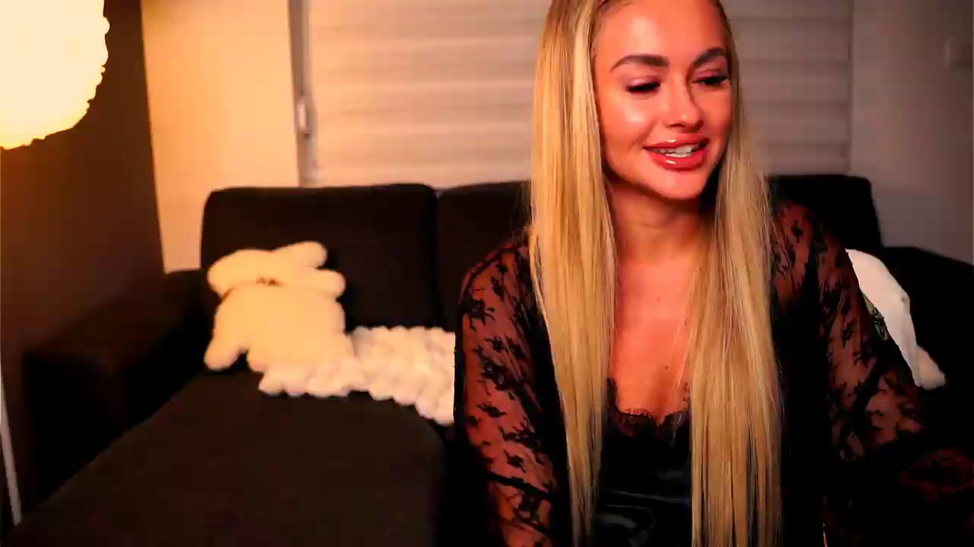 Gallery image thumbnail from Rapunzel_'s myfreecams stream on, 07/10/2026, 24:00 image 17 of 20