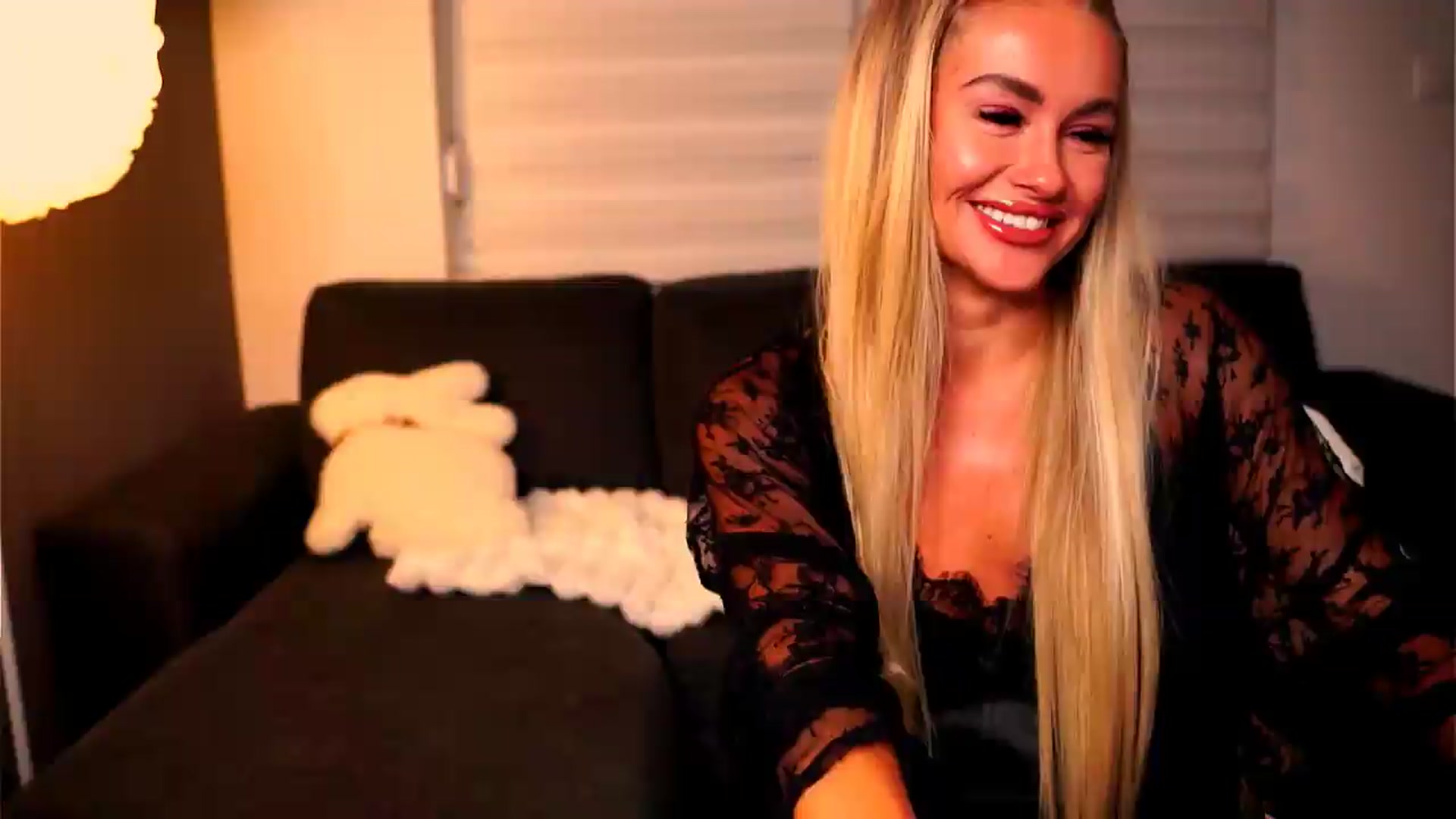 Gallery image thumbnail from Rapunzel_'s myfreecams stream on, 07/10/2026, 24:00 image 15 of 20