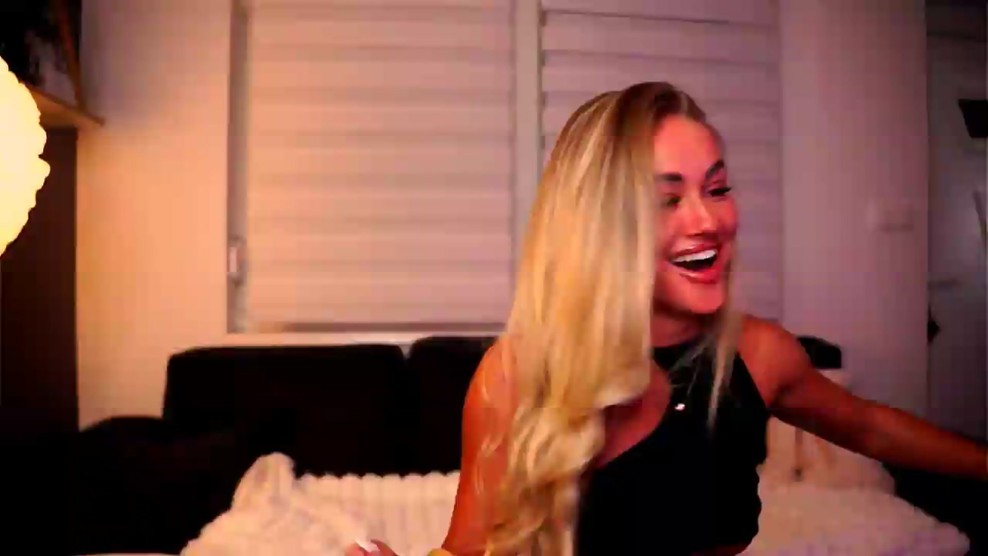 Gallery image thumbnail from Rapunzel_'s myfreecams stream on, 08/24/2026, 24:02 image 6 of 20