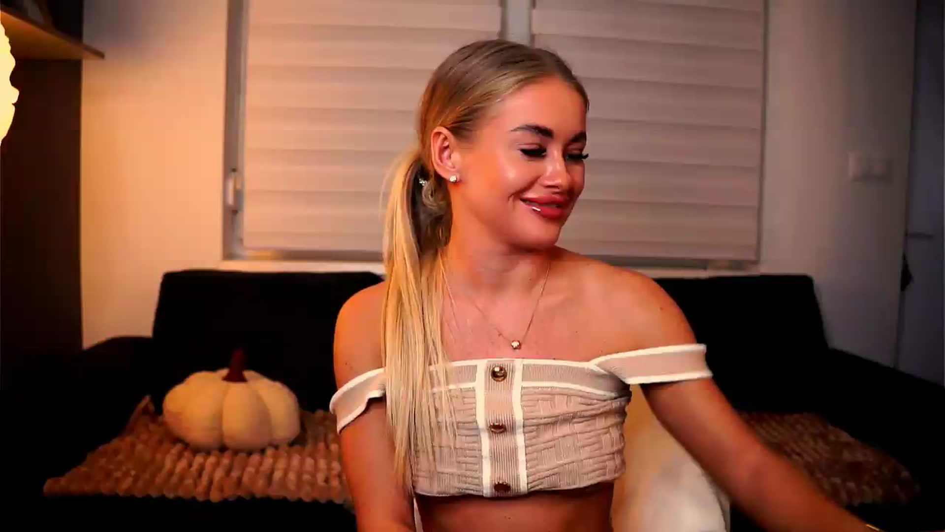 Gallery image thumbnail from Rapunzel_'s myfreecams stream on, 09/11/2026, 22:51 image 17 of 20