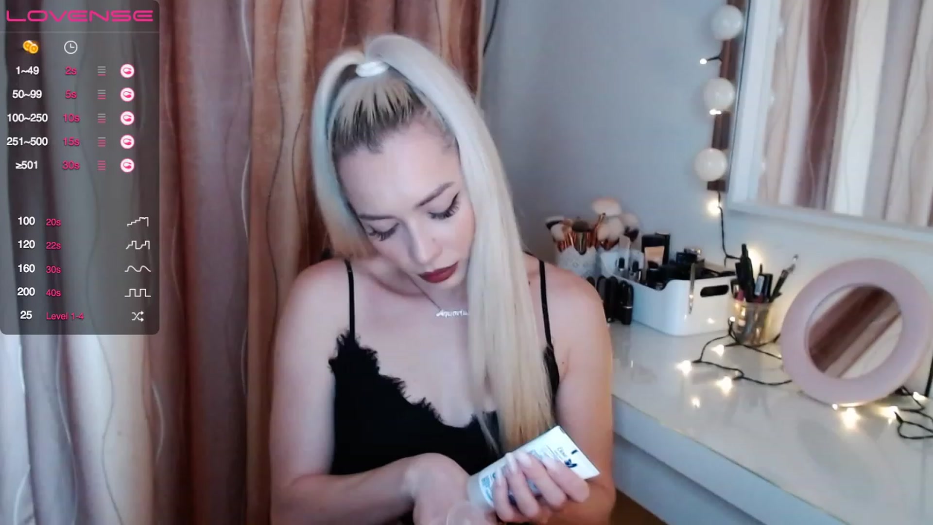Gallery image thumbnail from Rapunzelll's myfreecams stream on, 12/08/2022, 09:00 image 6 of 20