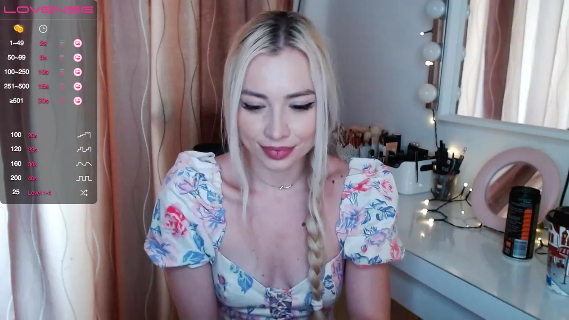 Gallery image thumbnail from Rapunzelll's myfreecams stream on, 12/11/2022, 14:04 image 3 of 20