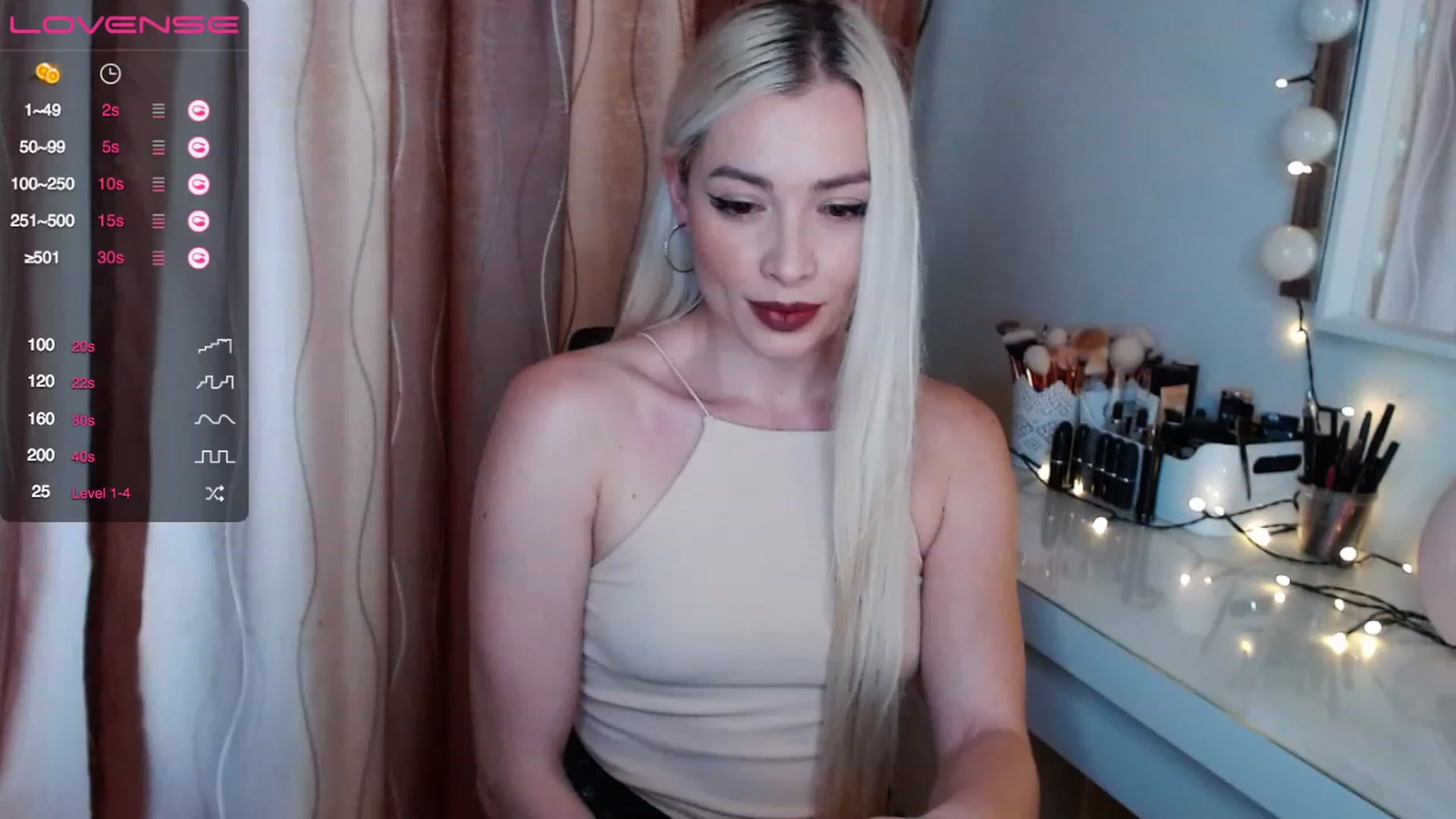 Gallery image thumbnail from Rapunzelll's myfreecams stream on, 12/15/2022, 11:23 image 10 of 20