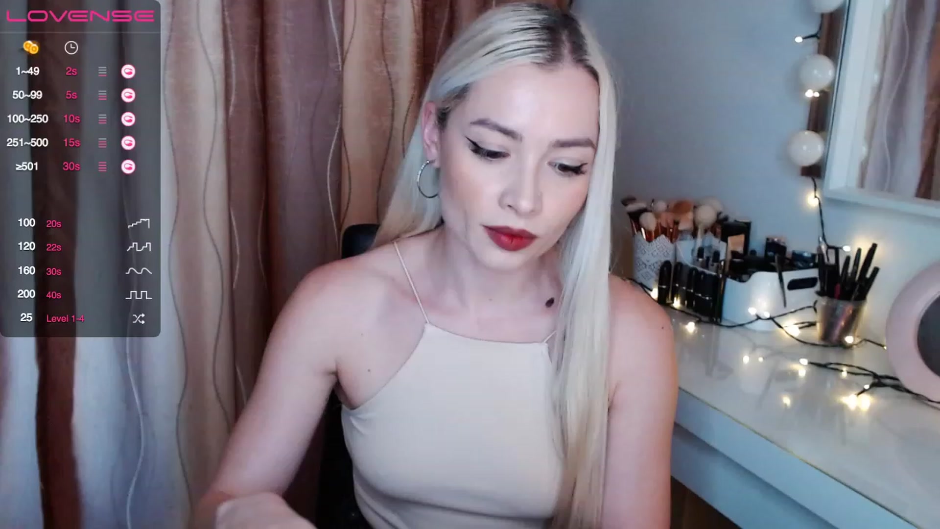 Gallery image thumbnail from Rapunzelll's myfreecams stream on, 12/15/2022, 12:23 image 8 of 20