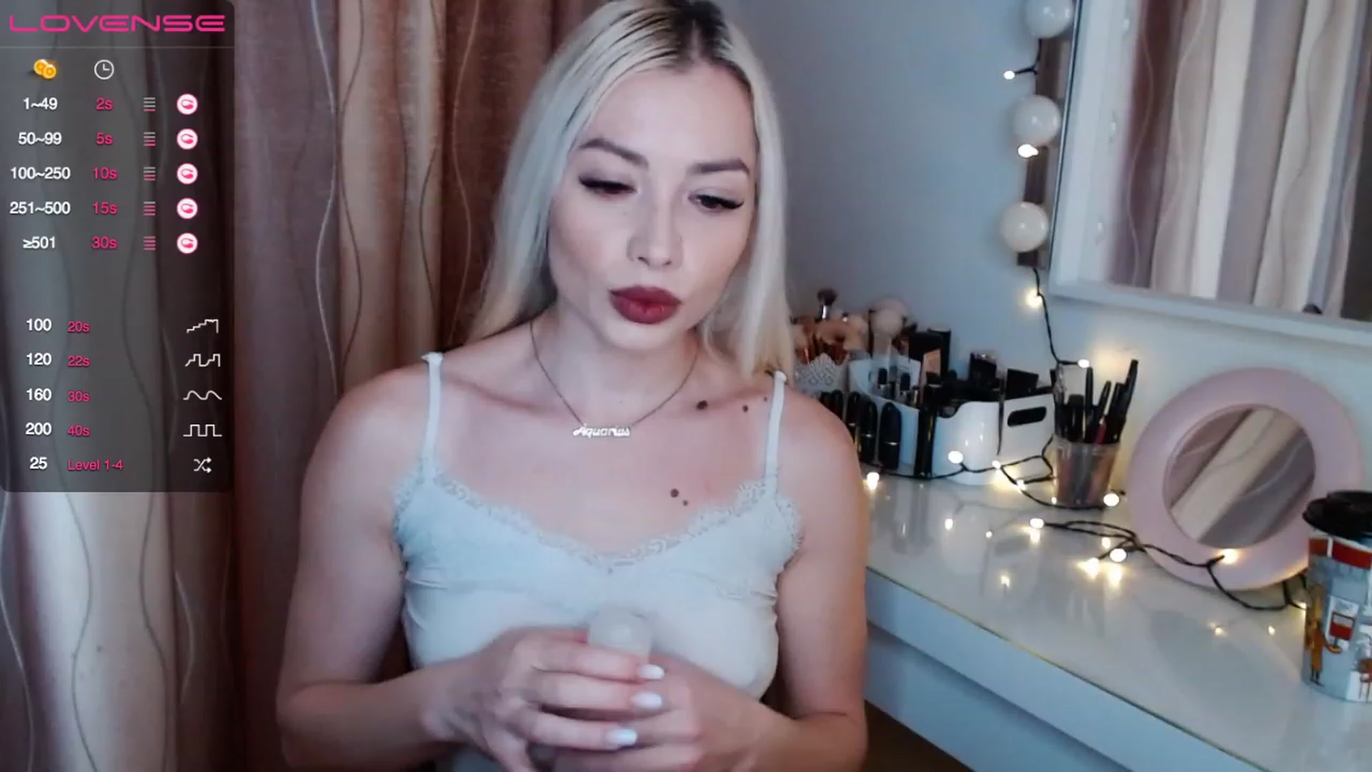 Gallery image thumbnail from Rapunzelll's myfreecams stream on, 12/18/2022, 09:57 image 4 of 20