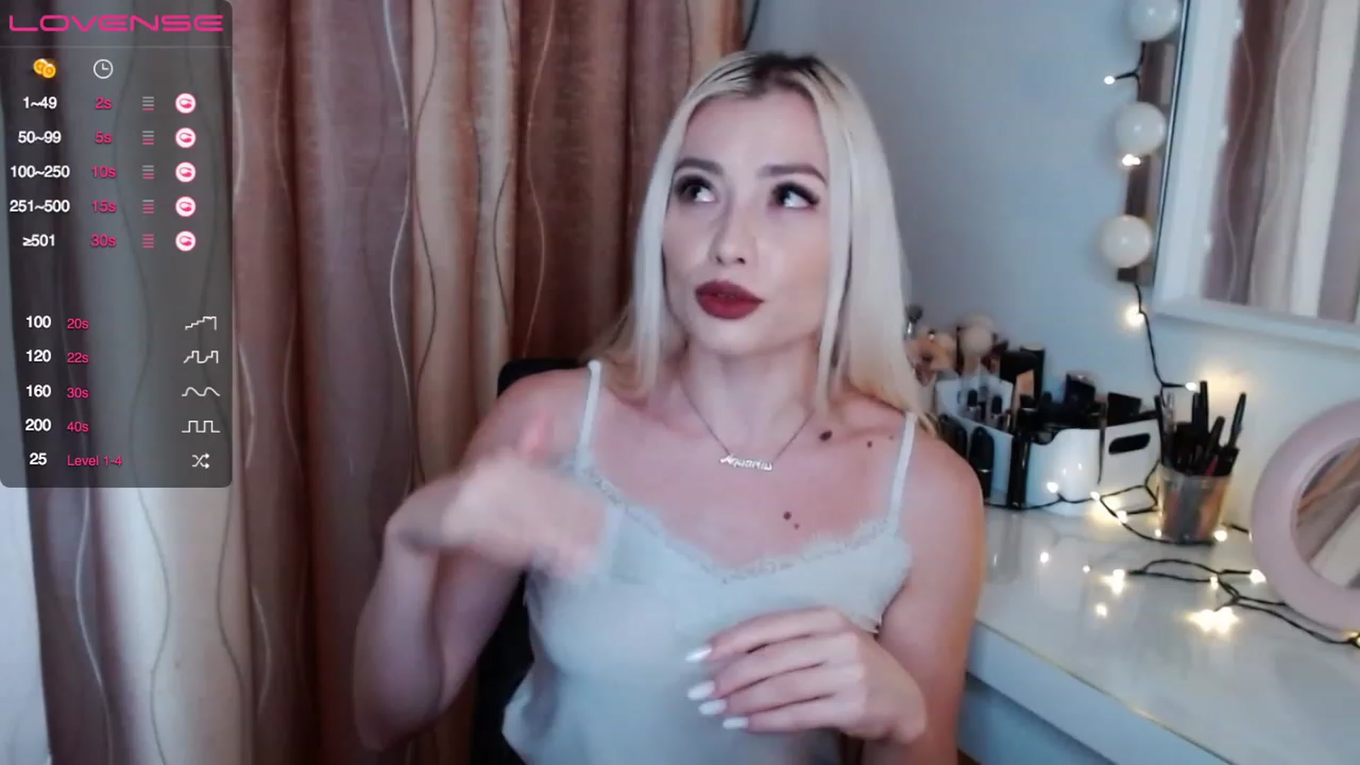 Gallery image thumbnail from Rapunzelll's myfreecams stream on, 12/18/2022, 10:41 image 17 of 20