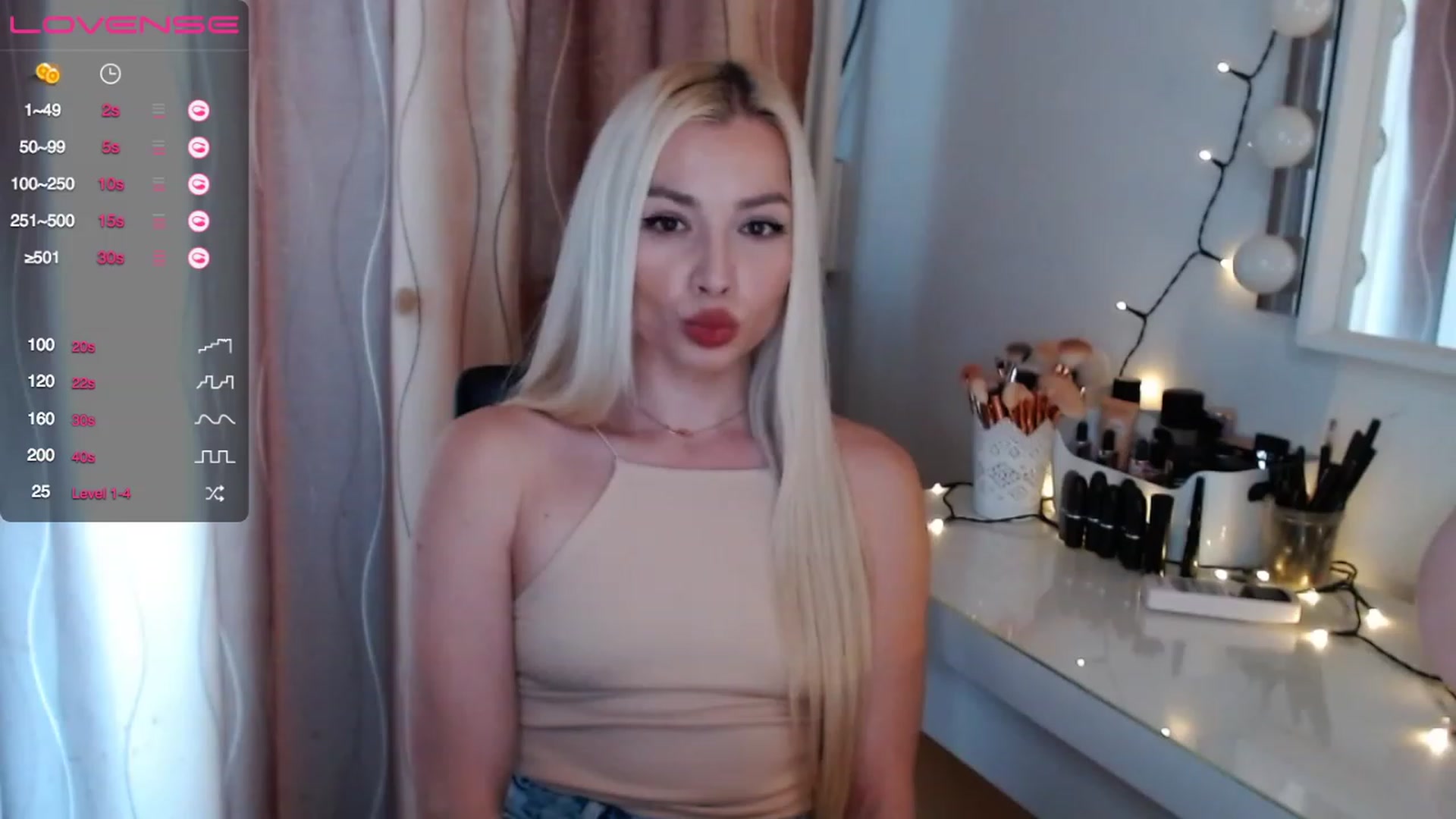 Gallery image thumbnail from Rapunzelll's myfreecams stream on, 03/13/2023, 08:19 image 12 of 20