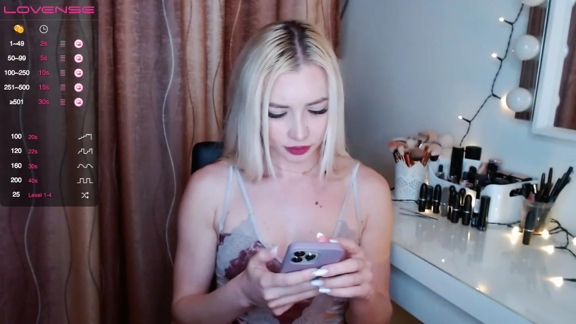 Gallery image thumbnail from Rapunzelll's myfreecams stream on, 03/18/2023, 17:16 image 18 of 20