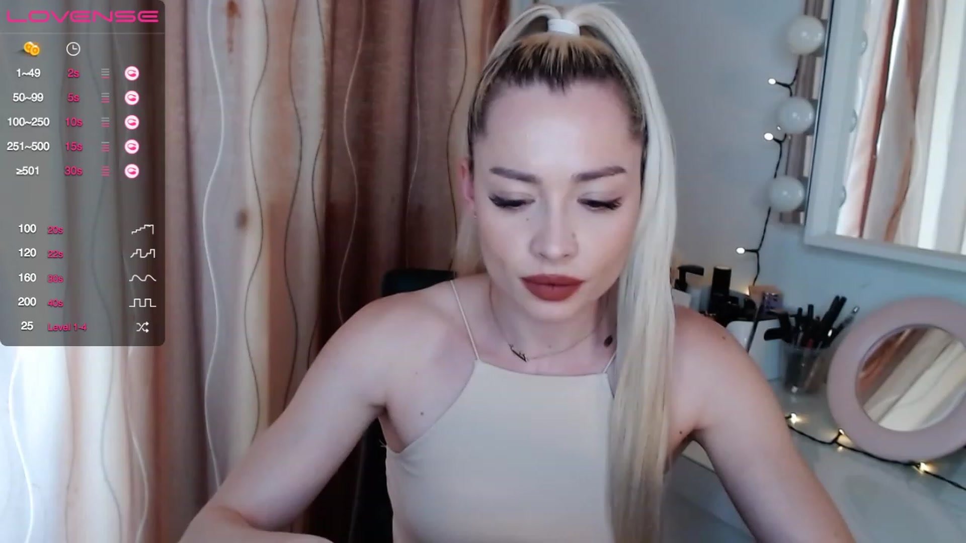 Gallery image thumbnail from Rapunzelll's myfreecams stream on, 04/01/2023, 13:09 image 18 of 20