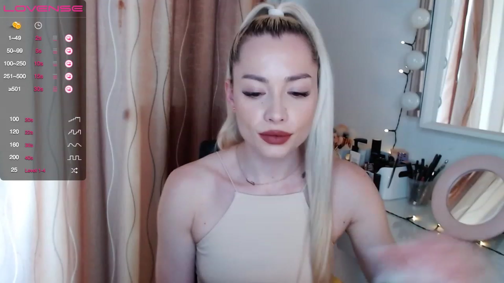 Gallery image thumbnail from Rapunzelll's myfreecams stream on, 04/01/2023, 13:09 image 17 of 20