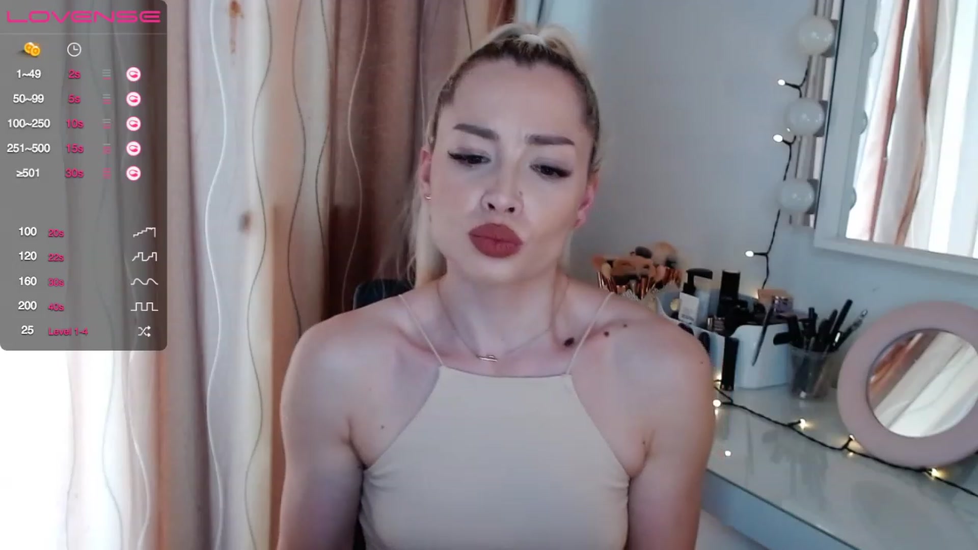Gallery image thumbnail from Rapunzelll's myfreecams stream on, 04/01/2023, 13:09 image 4 of 20