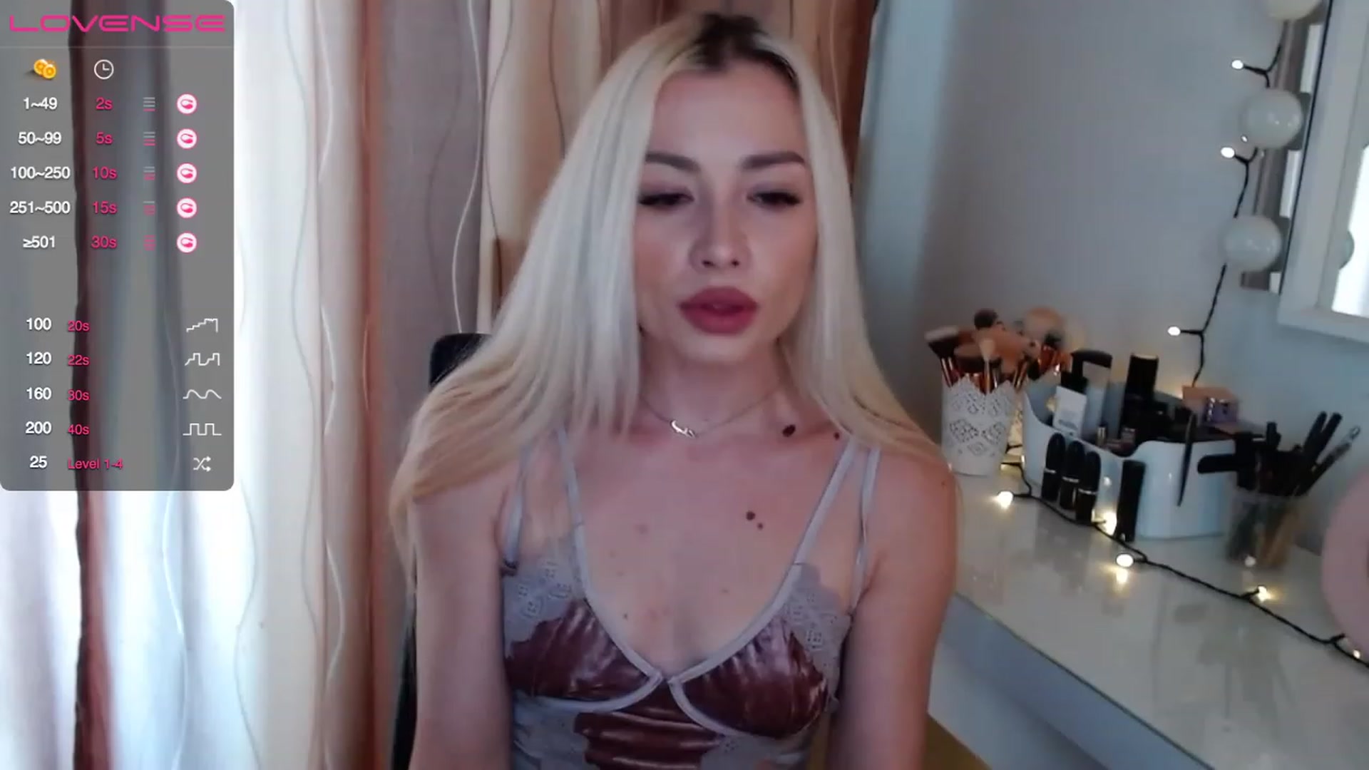 Gallery image thumbnail from Rapunzelll's myfreecams stream on, 04/03/2023, 08:39 image 17 of 20