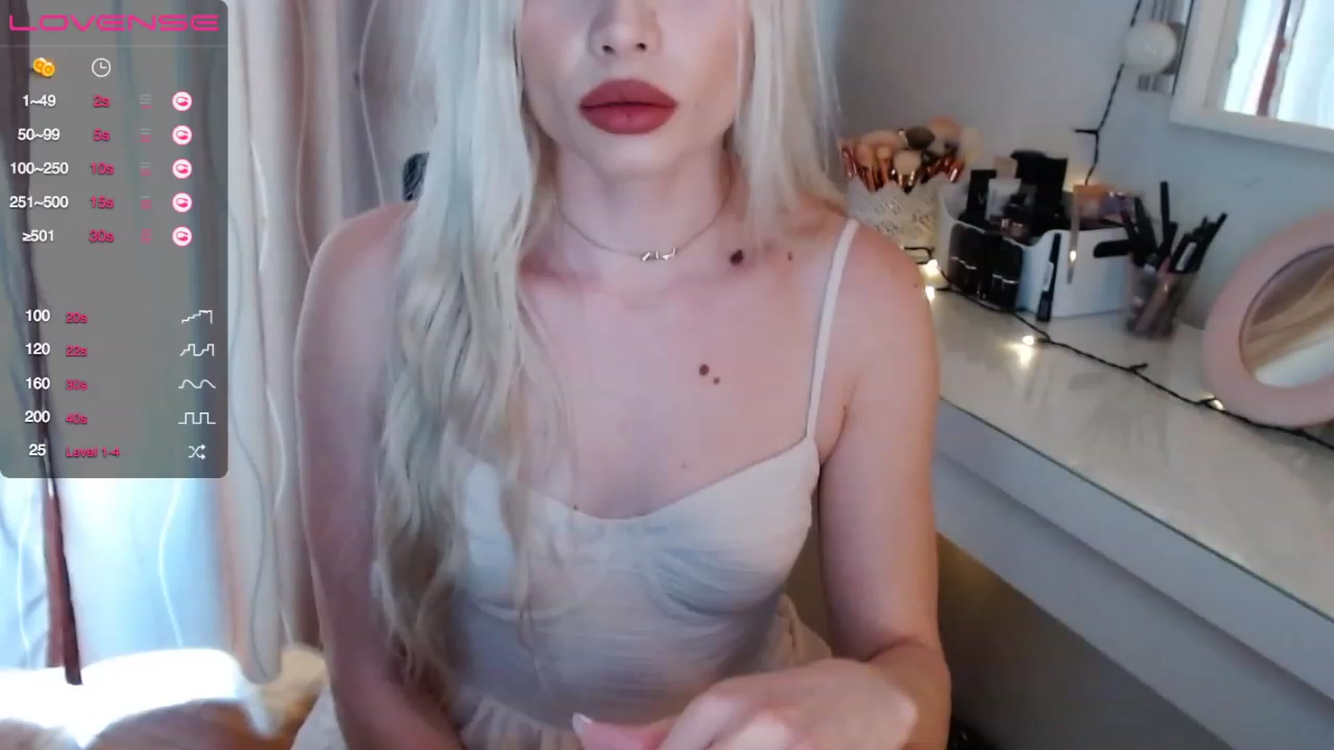 Gallery image thumbnail from Rapunzelll's myfreecams stream on, 04/13/2023, 09:10 image 6 of 20