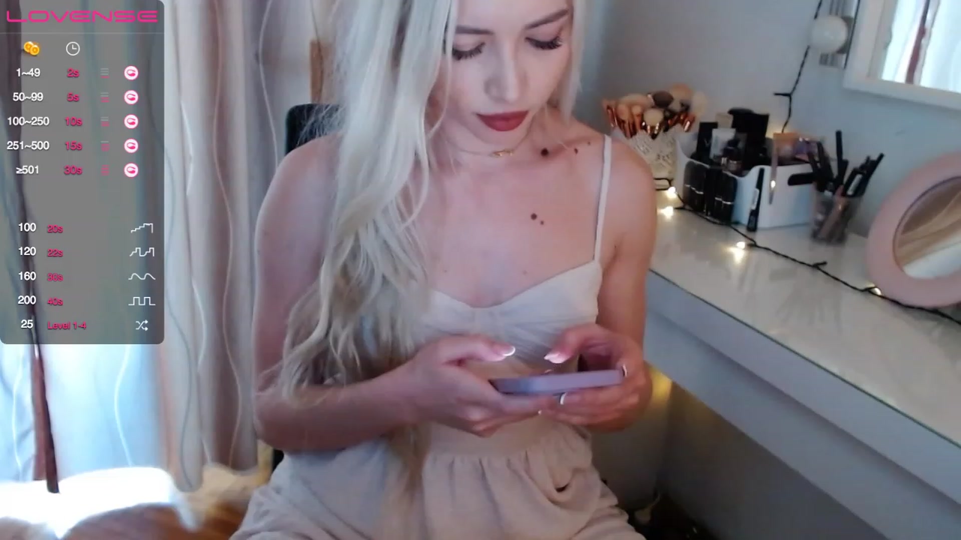 Gallery image thumbnail from Rapunzelll's myfreecams stream on, 04/13/2023, 09:10 image 4 of 20