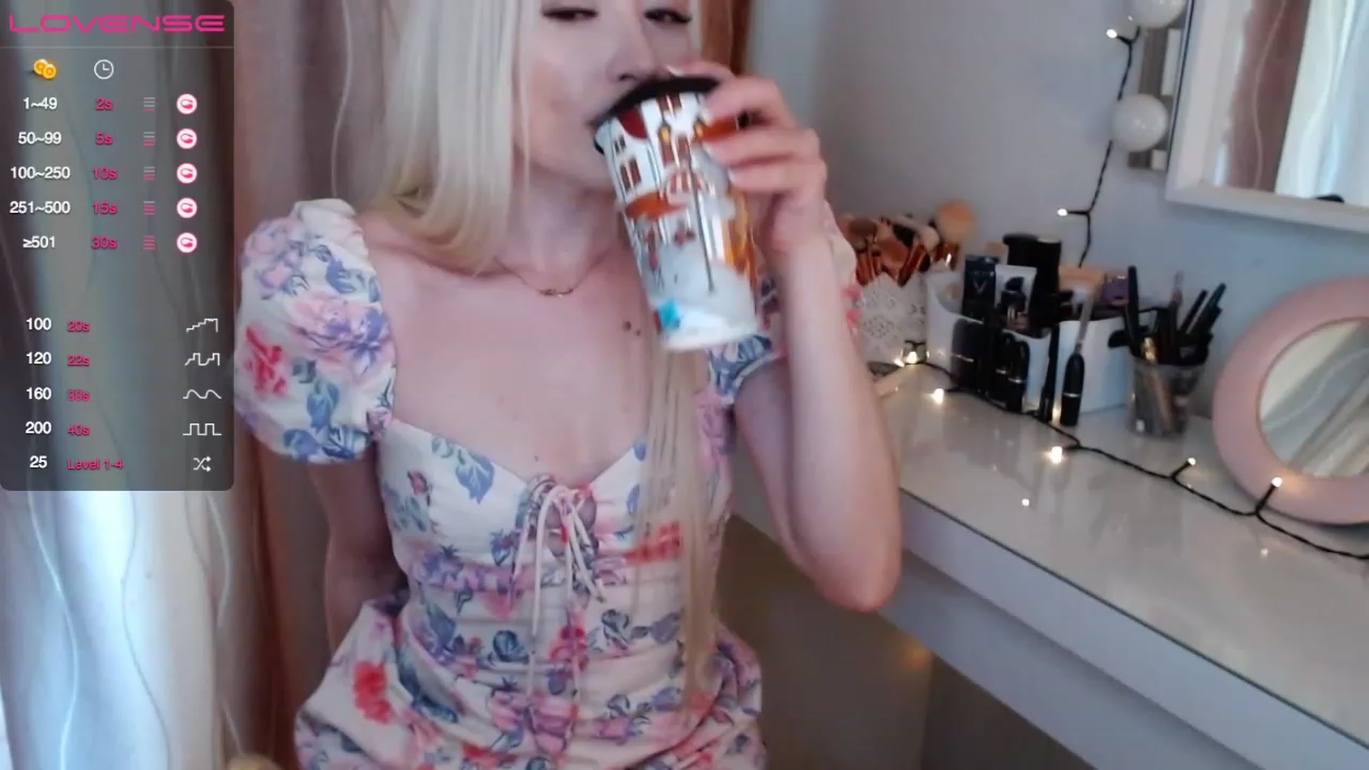 Gallery image thumbnail from Rapunzelll's myfreecams stream on, 04/24/2023, 08:04 image 19 of 20