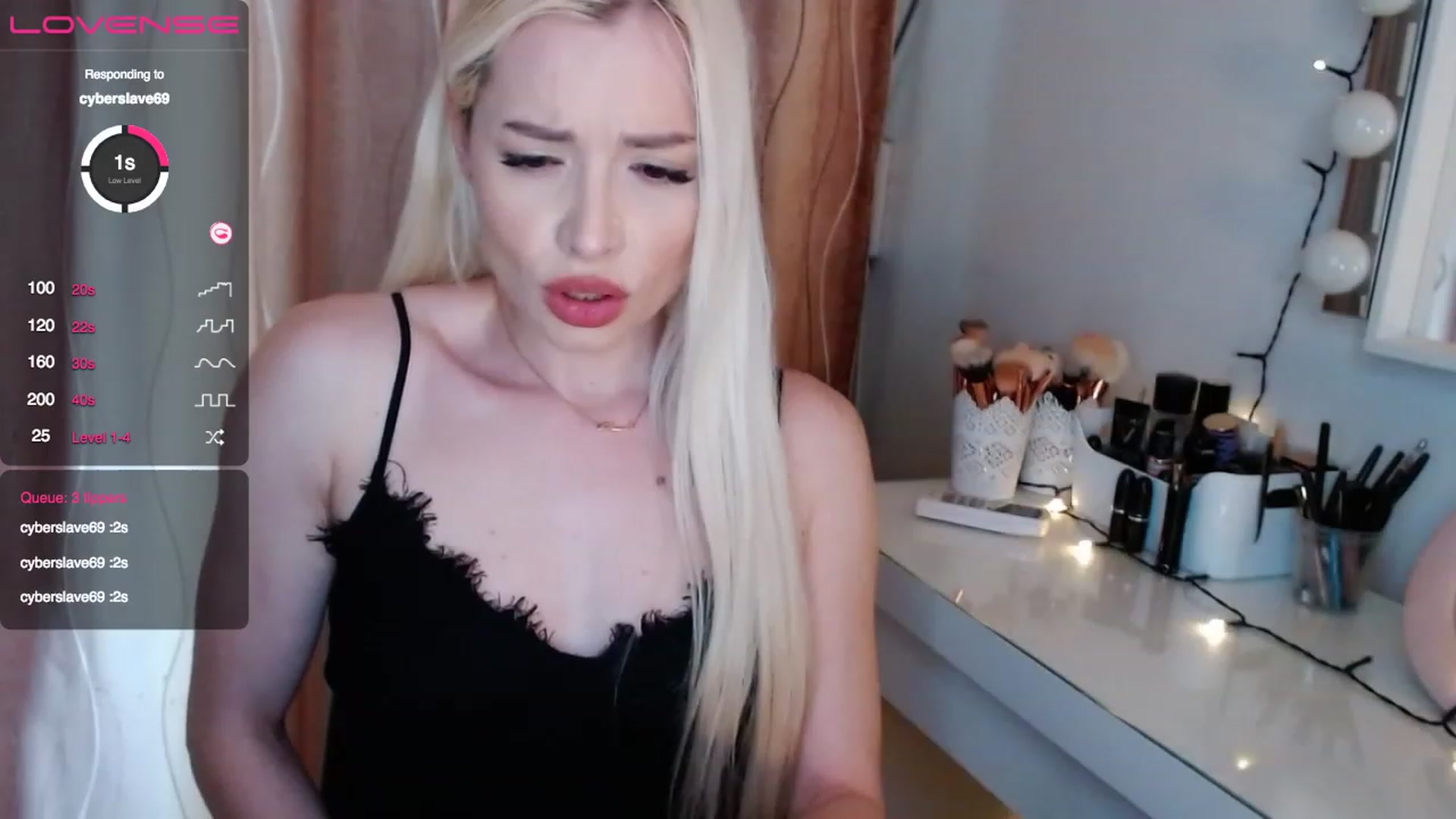 Gallery image thumbnail from Rapunzelll's myfreecams stream on, 05/17/2023, 10:53 image 11 of 20