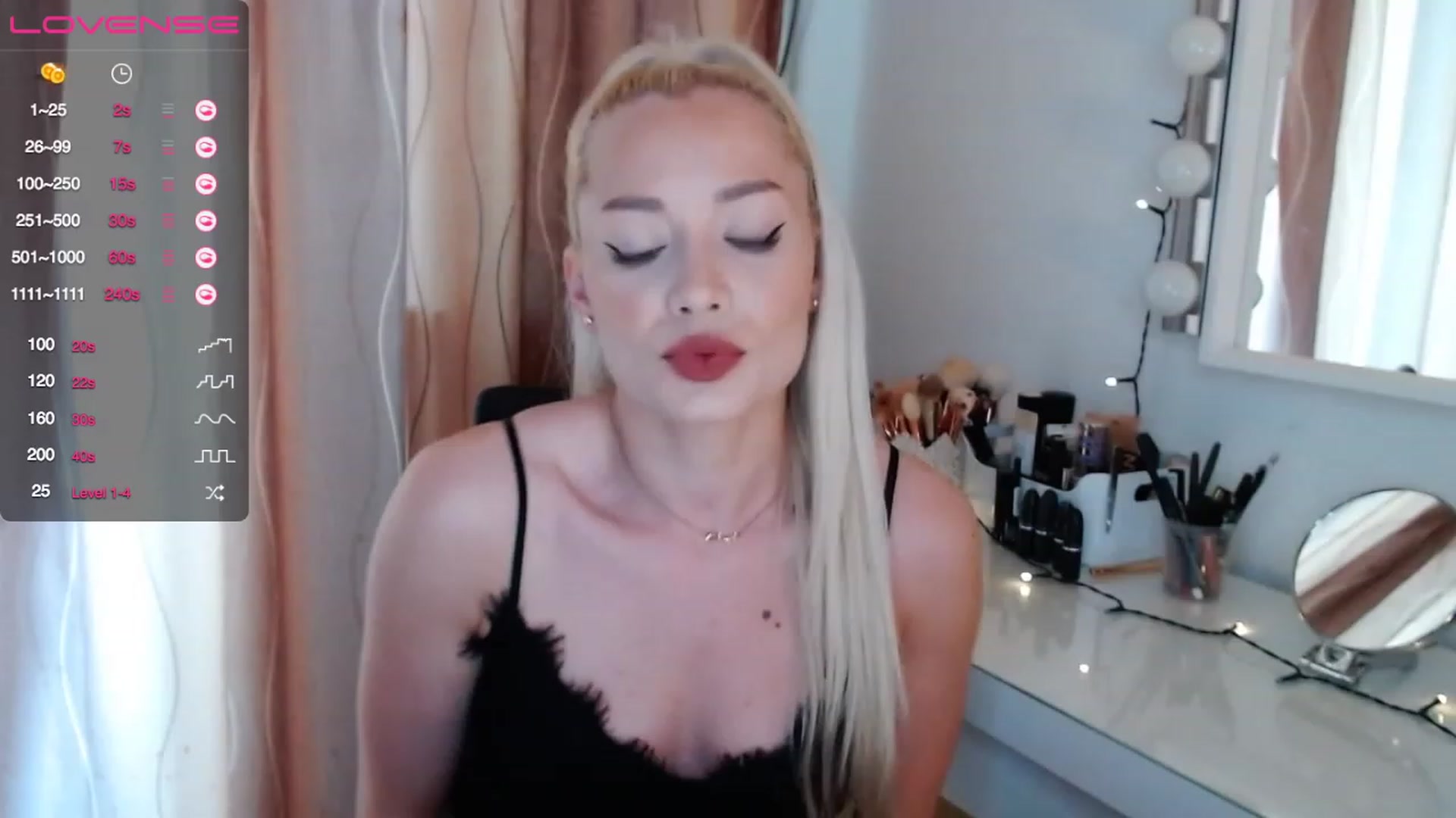 Gallery image thumbnail from Rapunzelll's myfreecams stream on, 06/11/2023, 09:04 image 3 of 20