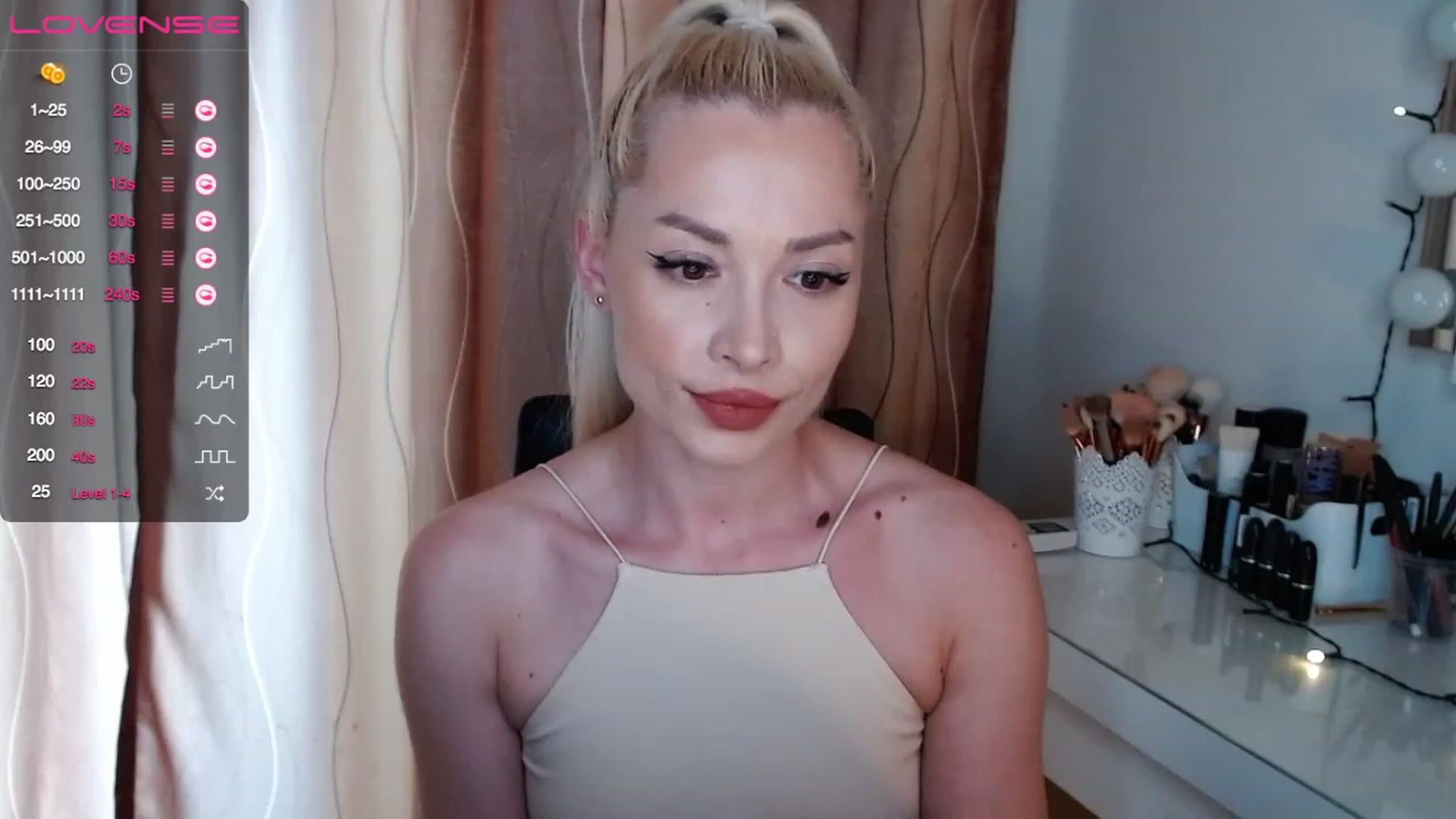 Gallery image thumbnail from Rapunzelll's myfreecams stream on, 06/12/2023, 11:27 image 12 of 20