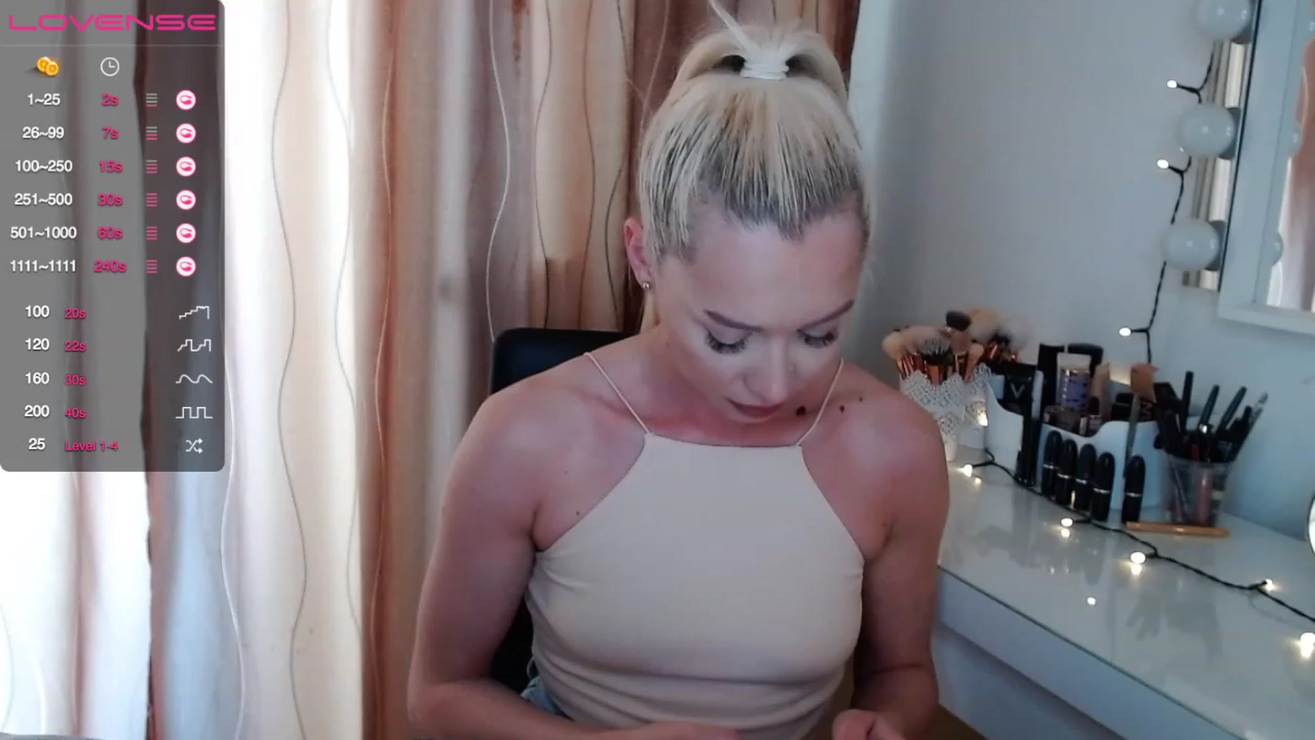 Gallery image thumbnail from Rapunzelll's myfreecams stream on, 06/20/2023, 11:22 image 8 of 20