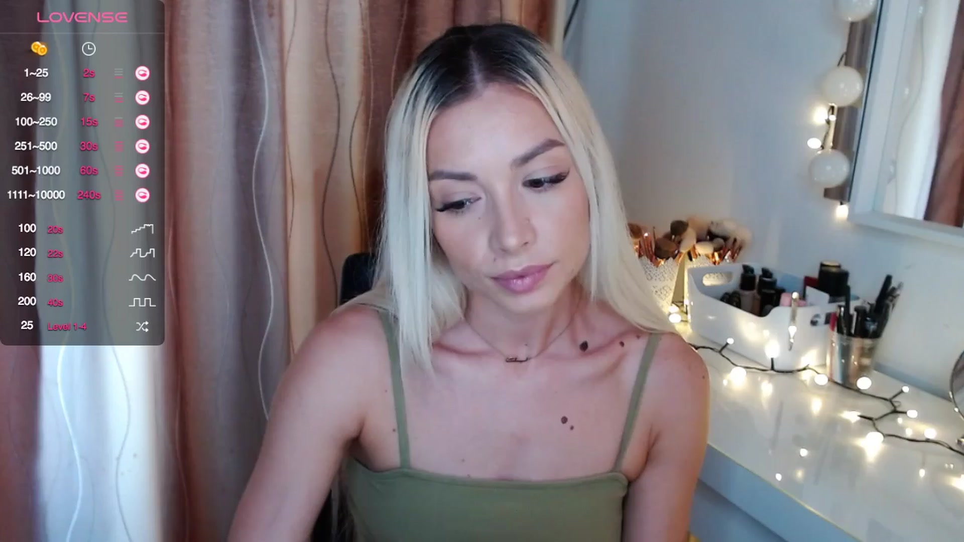 Gallery image thumbnail from Rapunzelll's myfreecams stream on, 04/04/2024, 07:58 image 10 of 20