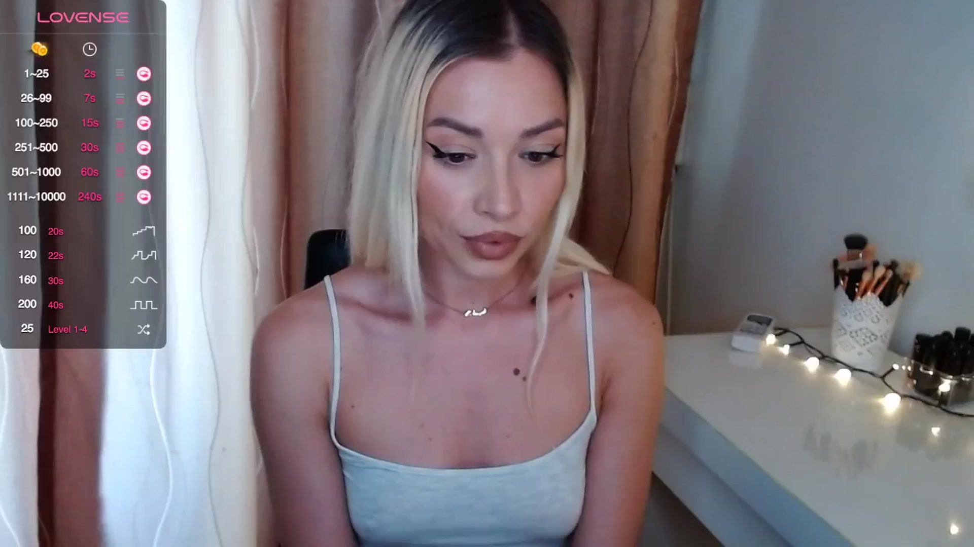 Gallery image thumbnail from Rapunzelll's myfreecams stream on, 05/20/2024, 08:40 image 18 of 20