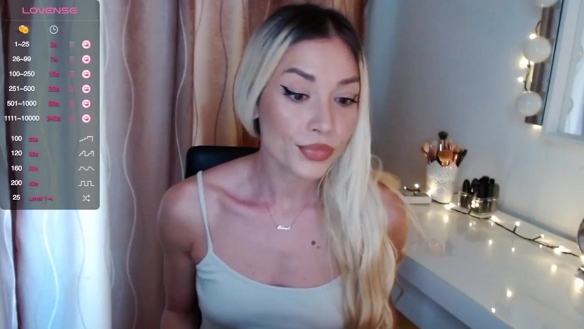 Gallery image thumbnail from Rapunzelll's myfreecams stream on, 05/30/2024, 08:04 image 15 of 20