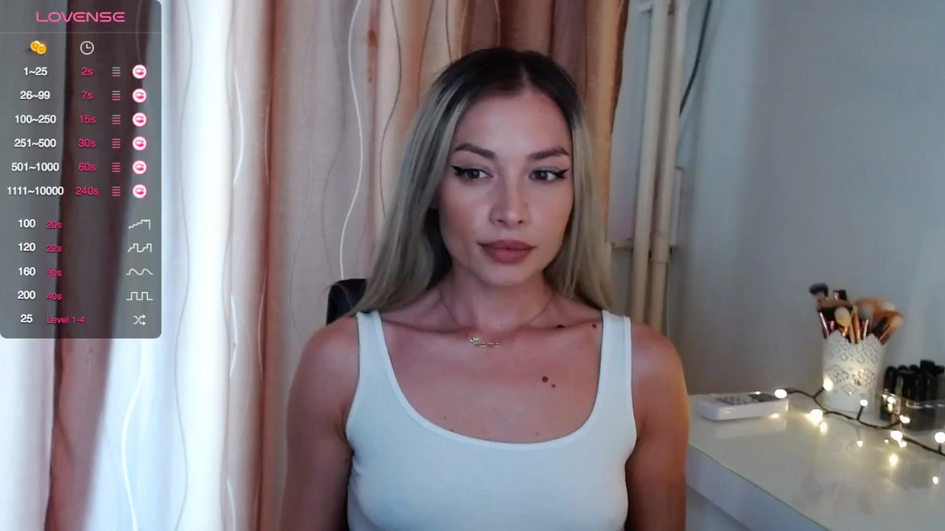 Gallery image thumbnail from Rapunzelll's myfreecams stream on, 06/11/2024, 08:09 image 15 of 20