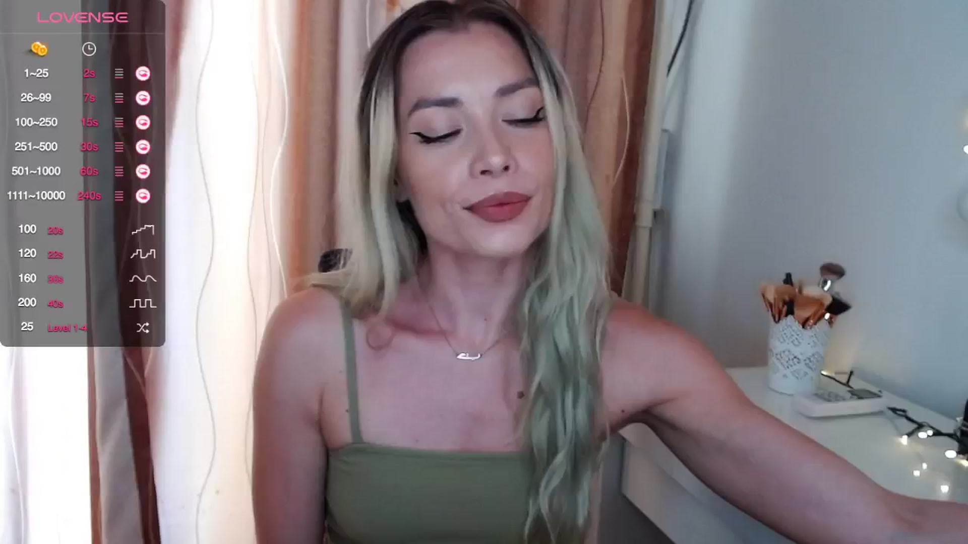 Gallery image thumbnail from Rapunzelll's myfreecams stream on, 08/15/2024, 11:10 image 16 of 20