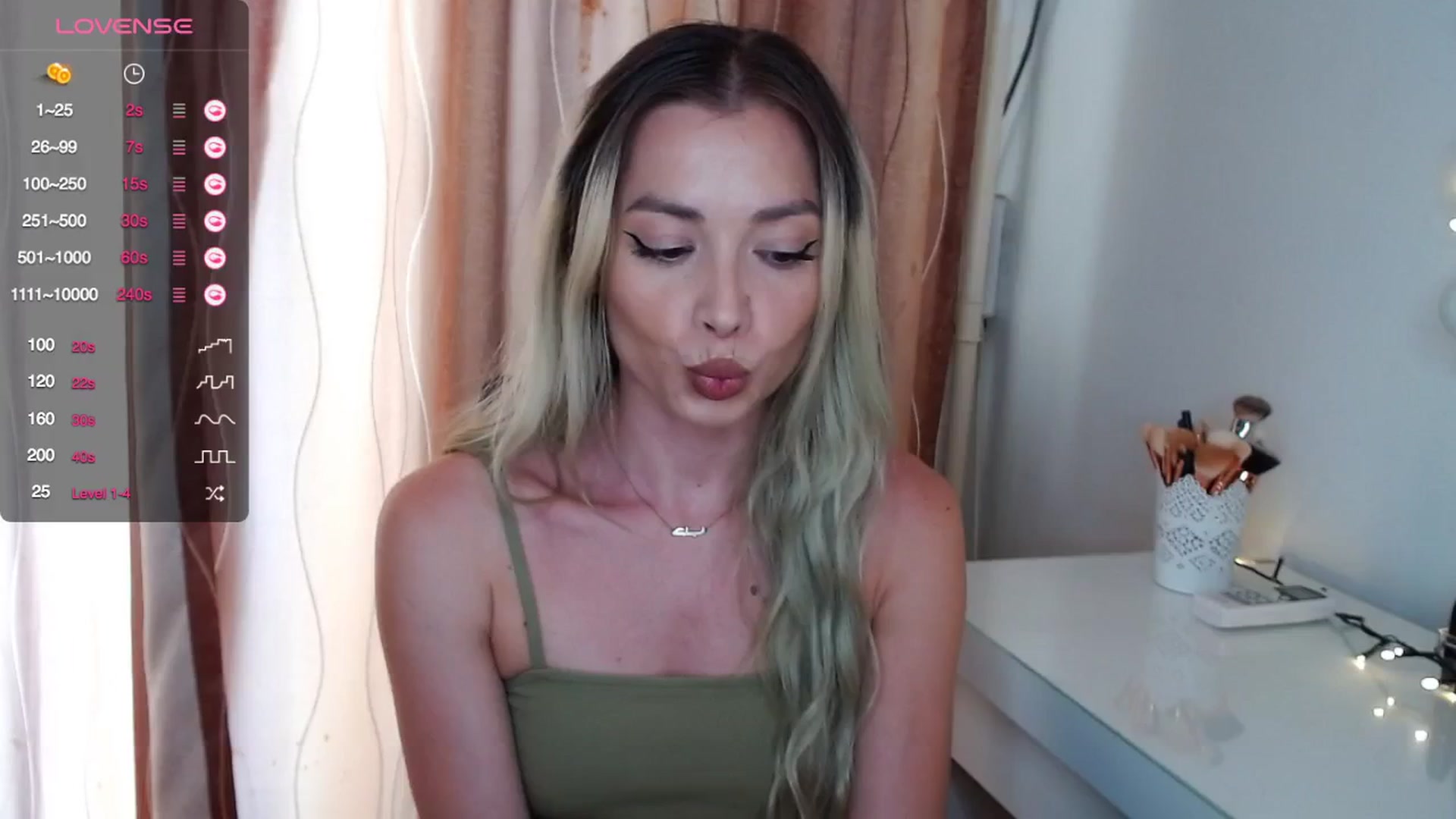 Gallery image thumbnail from Rapunzelll's myfreecams stream on, 08/15/2024, 11:10 image 17 of 20