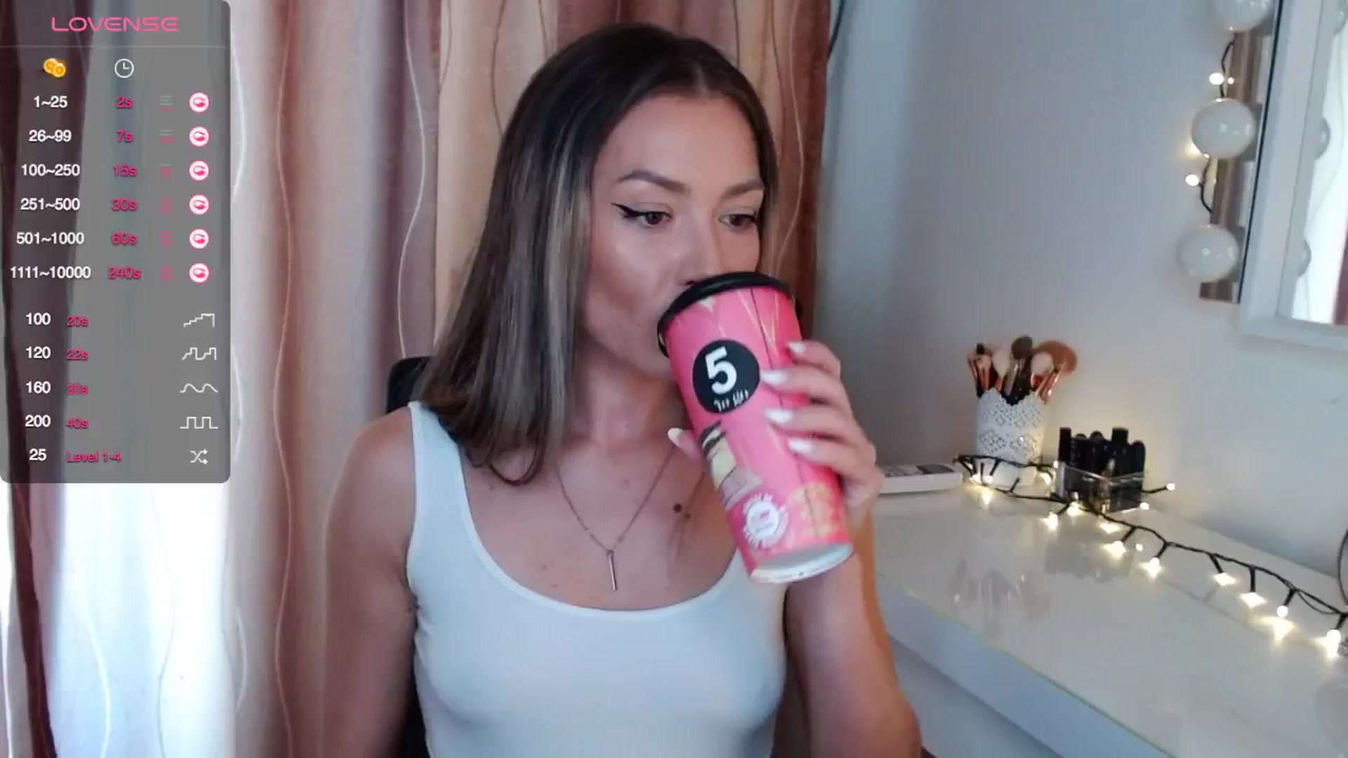 Gallery image thumbnail from Rapunzelll's myfreecams stream on, 10/06/2024, 08:35 image 3 of 20