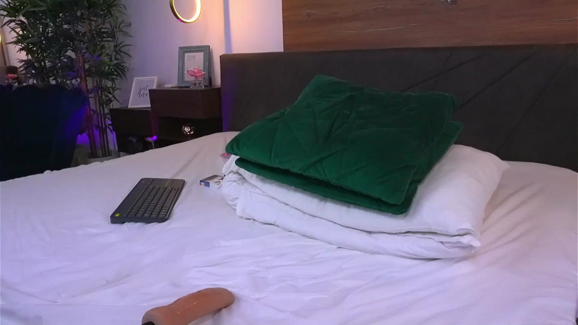 Gallery image thumbnail from Raquel_Lust's myfreecams stream on, 10/19/2025, 13:04 image 17 of 20