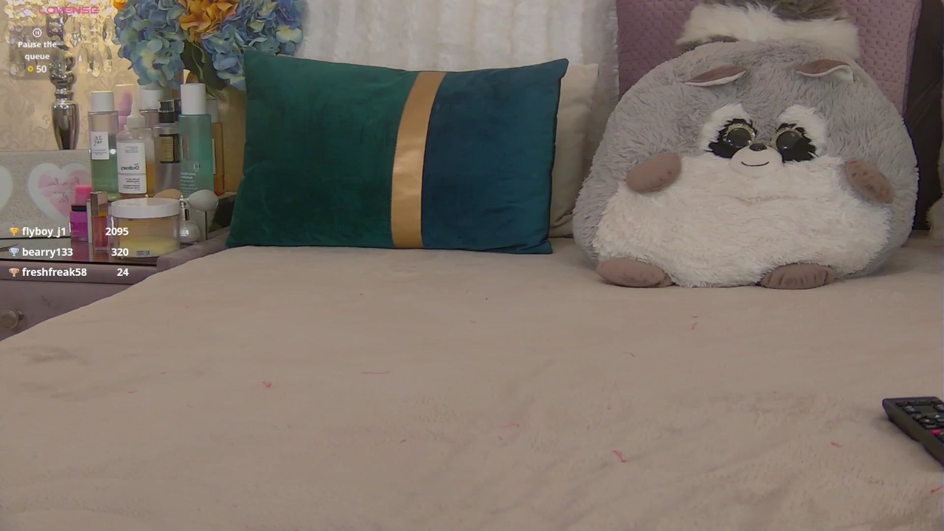 Gallery image thumbnail from Raquellediva's myfreecams stream on, 01/10/2025, 20:06 image 17 of 20