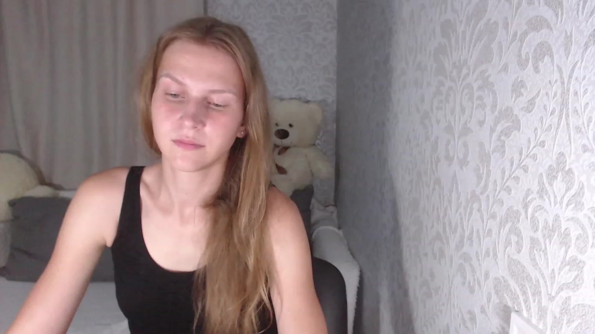 Gallery image thumbnail from RareButerfly's myfreecams stream on, 07/03/2023, 19:23 image 16 of 20
