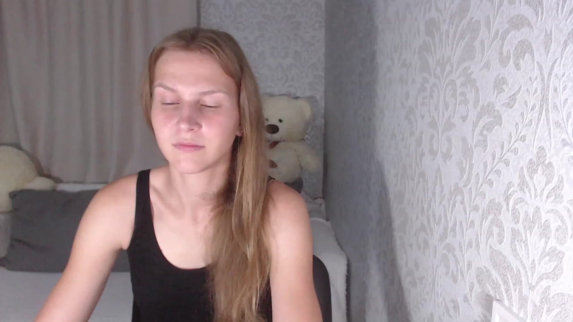 Gallery image thumbnail from RareButerfly's myfreecams stream on, 07/03/2023, 19:23 image 3 of 20