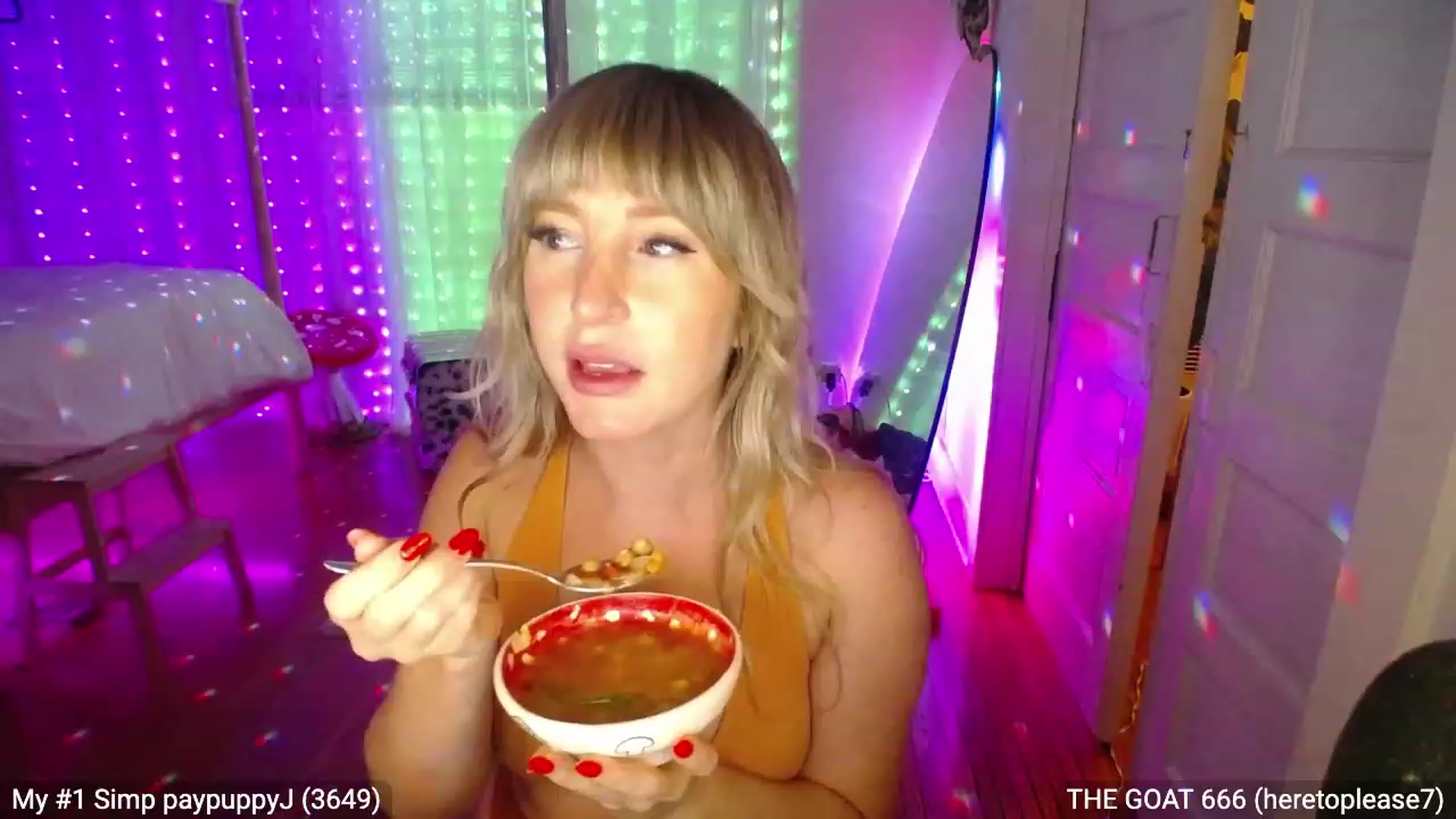 Gallery image thumbnail from RascalTV's myfreecams stream on, 11/19/2022, 09:05 image 8 of 20
