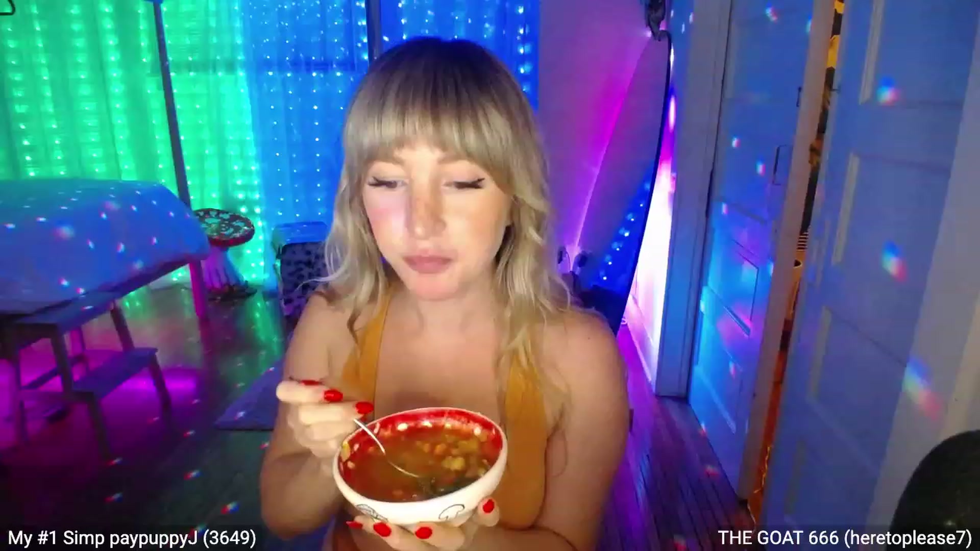 Gallery image thumbnail from RascalTV's myfreecams stream on, 11/19/2022, 09:05 image 9 of 20