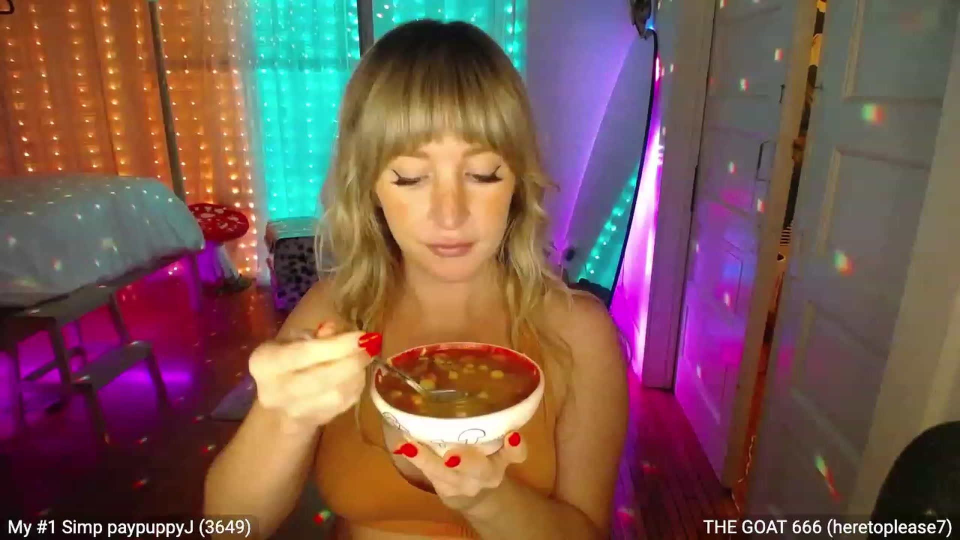 Gallery image thumbnail from RascalTV's myfreecams stream on, 11/19/2022, 09:05 image 4 of 20