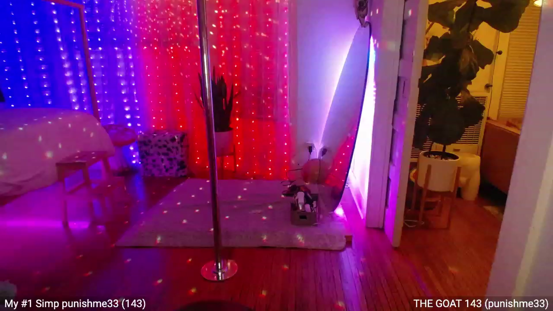 Gallery image thumbnail from RascalTV's myfreecams stream on, 12/05/2022, 06:42 image 13 of 20