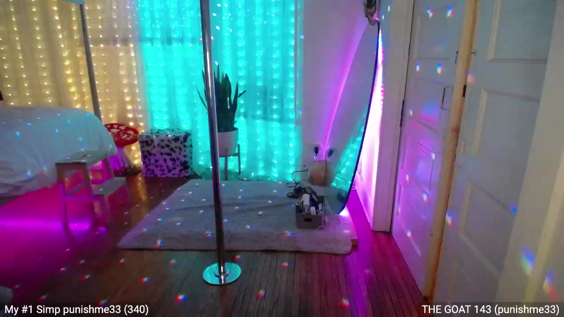 Gallery image thumbnail from RascalTV's myfreecams stream on, 12/05/2022, 07:02 image 15 of 20