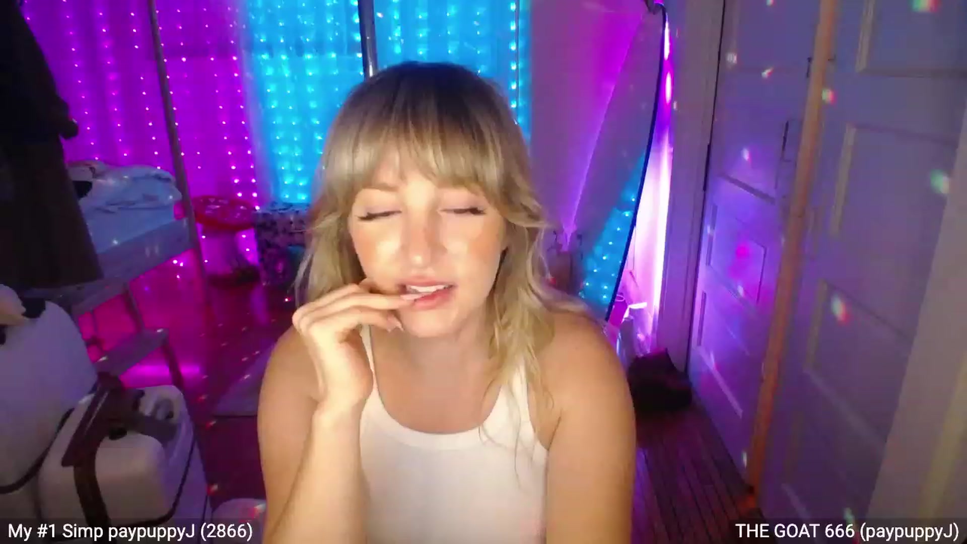 Gallery image thumbnail from RascalTV's myfreecams stream on, 12/30/2022, 08:36 image 14 of 20